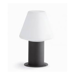 Farol sobre muro mistu